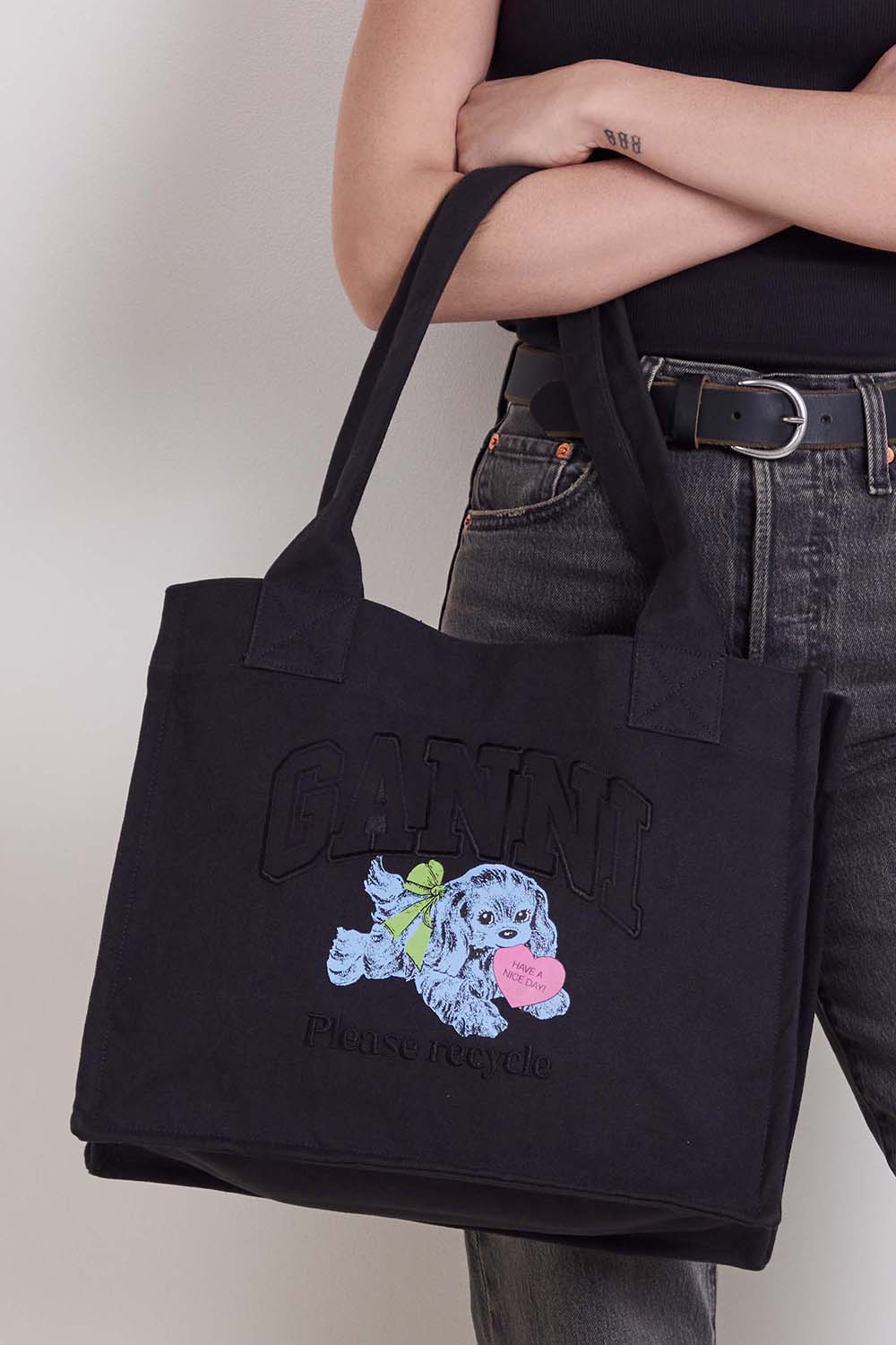 תמונת כל הלוק של תיק נשיאה לארג'